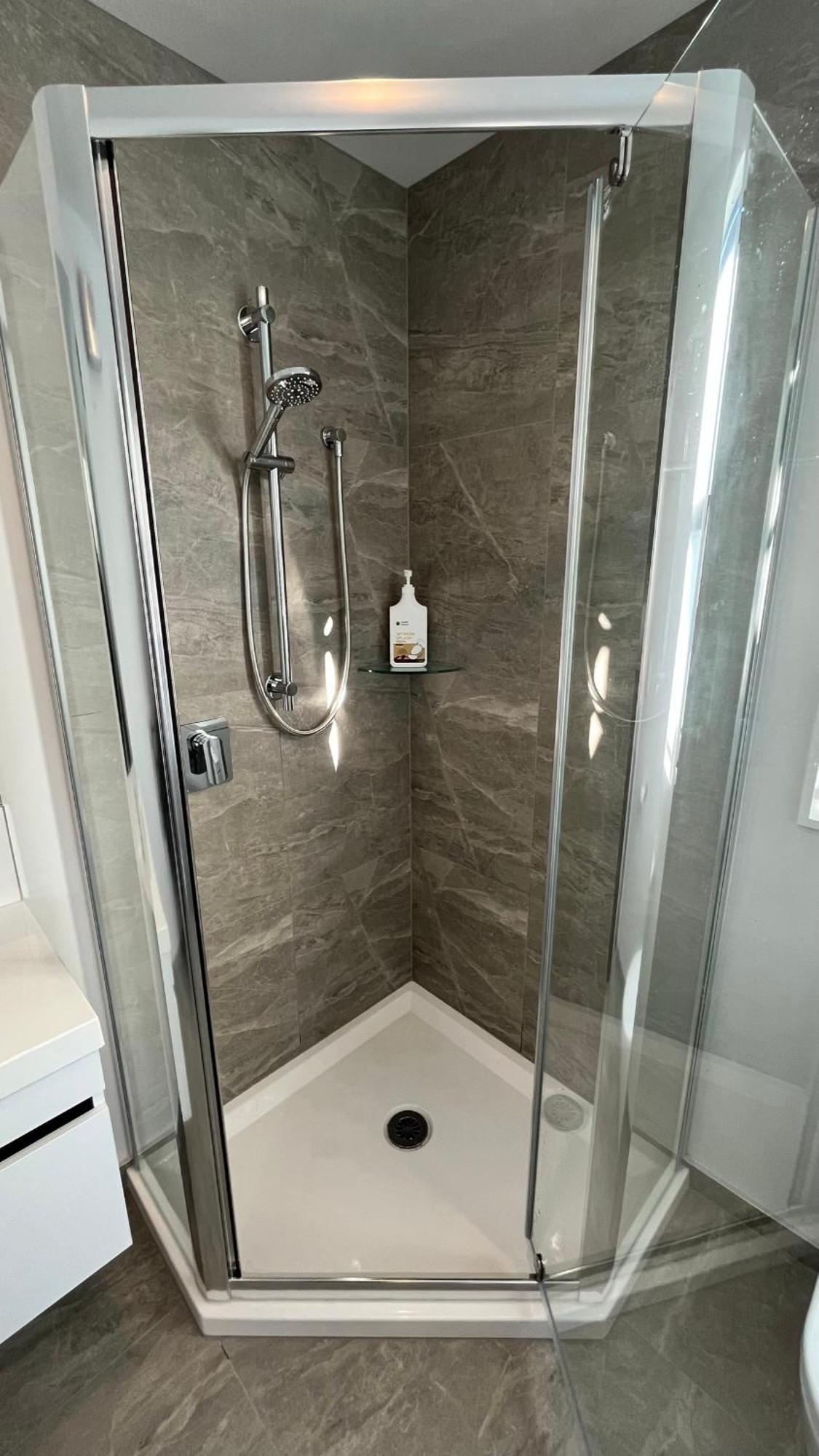 Luxury 2 Bedroom By St James Park 基督城 外观 照片