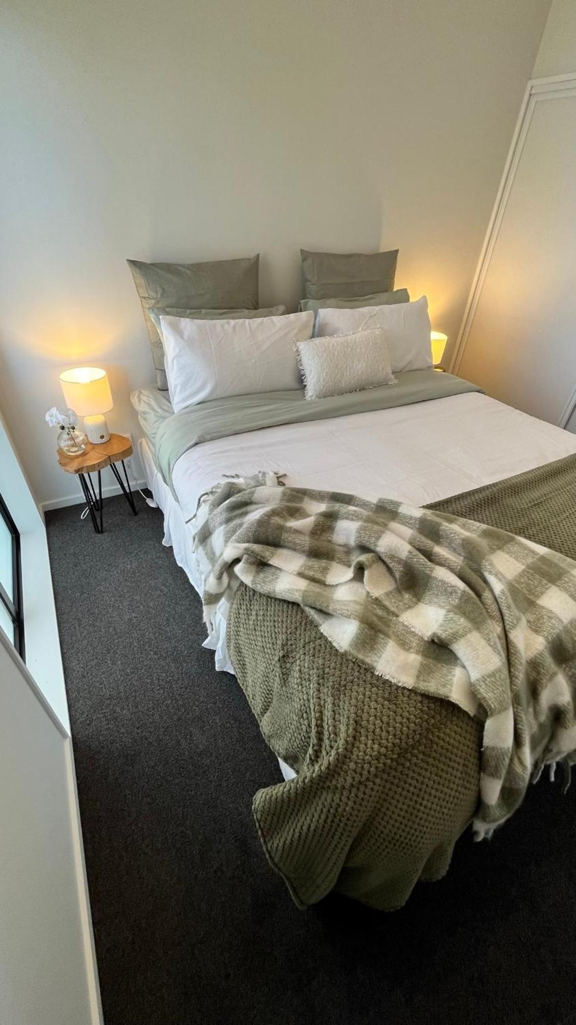 Luxury 2 Bedroom By St James Park 基督城 外观 照片